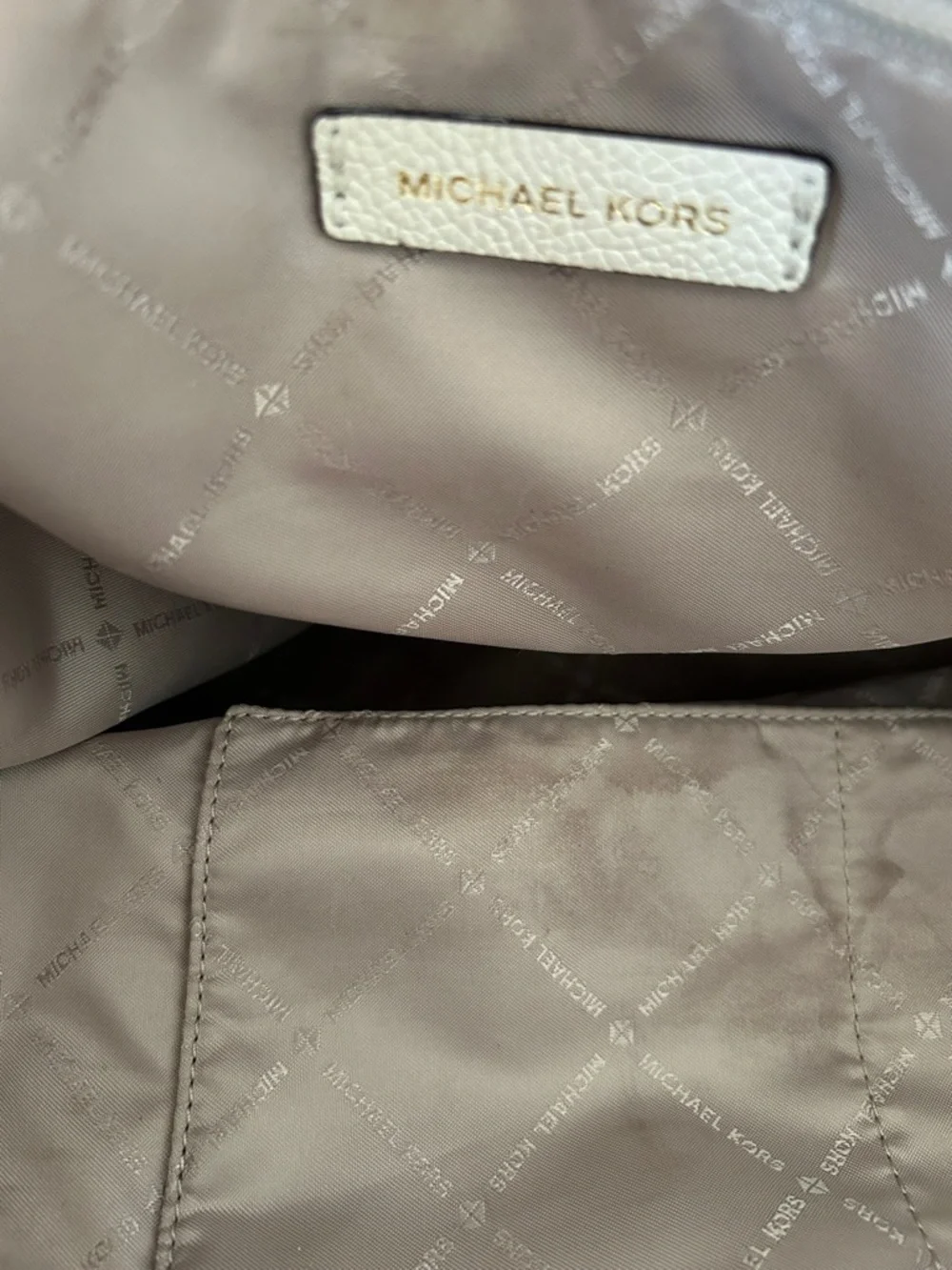 MICHAEL KORS NICOLE 35T9GNIT3L VANILLA LG
GRAB BAG LEATHER - Picture 13 of 13